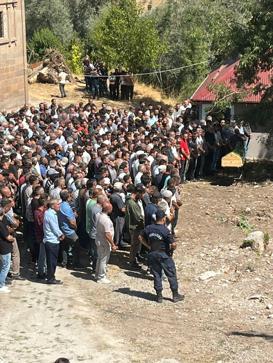 Düğün sonrası silahlı kutlamada ölen damat, toprağa verildi