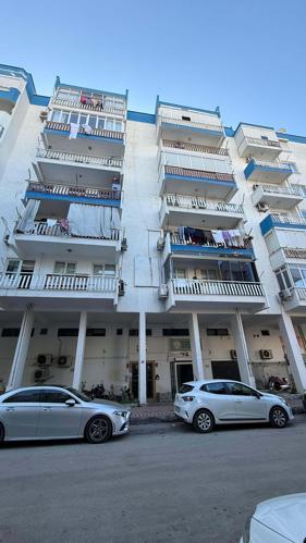 Hastaneye gitmek için sözleştiği kızı tarafından evinde ölü bulundu