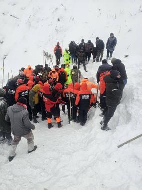 Artvinde çığ altında kalan çobanı arama çalışmalarında 4üncü gün