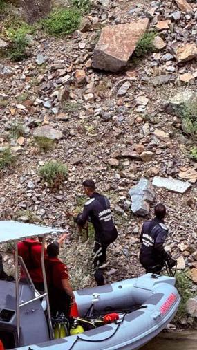 Derede kaybolan baba ile oğlunu 90 kişilik ekip arıyor