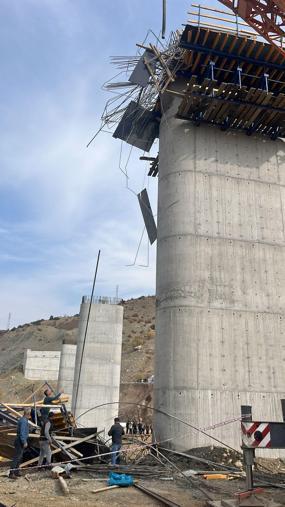 Diyarbakırda viyadük inşaatında iskele çöktü; yaralılar var