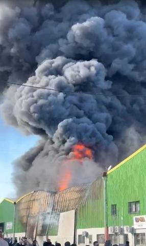 Adanada geri dönüşüm tesisinde yangın