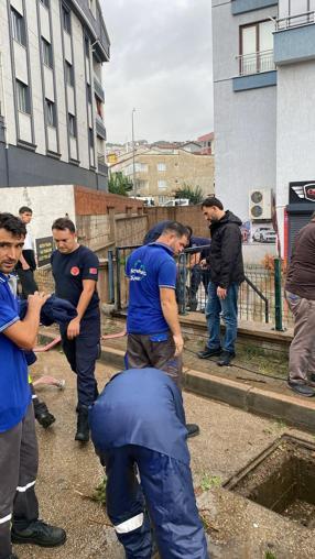 Bursa’da sağanak, su baskınlarına neden oldu