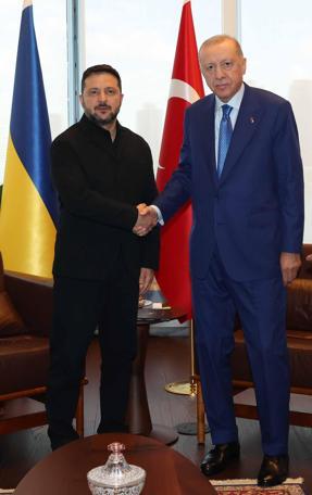 Cumhurbaşkanı Erdoğan, Ukrayna Devlet Başkanı Zelenskiy ile görüştü