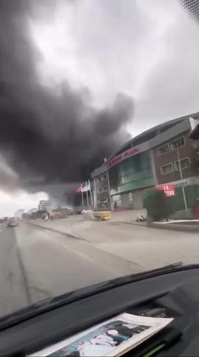 Büyükçekmecede meyve deposunda yangın