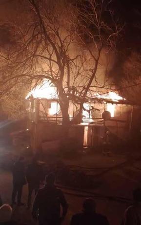 Yalnız yaşadığı evinde çıkan yangında öldü