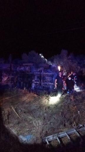 Yangından dönerken devrilen arazözdeki 2 itfaiyeci yaralandı