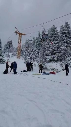 Uludağda telesiyej arızalandı; metrelerce yükseklikte mahsur kalan 51 kişi kurtarıldı