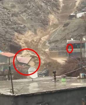 Çığ düşen kara yolunda yolcu otobüsünde mahsur kalanlar kurtarıldı