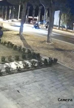 Otomobil ile motosiklet çarpıştı: 1 ölü, 2 yaralı