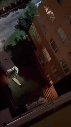 Beylikdüzünde elleri koli bandıyla bağlanmış asılı halde ceset bulundu