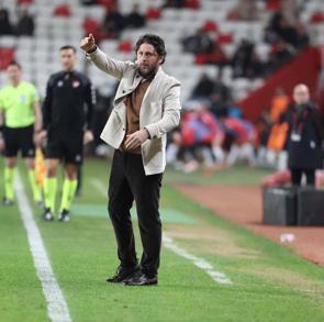 Trabzonspor, Hesap.com Antalyaspor deplasmanında takıldı