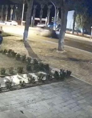 Otomobil ile motosiklet çarpıştı: 1 ölü, 2 yaralı