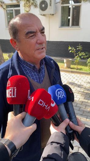 Gıda zehirlenmesi şüphesiyle ölen anne ile 2 çocuğu toprağa verildi