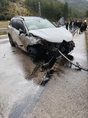 Nişanlı çift kazada can verdi