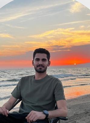 Refüje çarpan motosikletin sürücüsü öldü