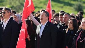 Eğitim-Bir-Sen heyeti Ufuk Arslan Anadolu Lisesi’nde bayrak törenine katıldı