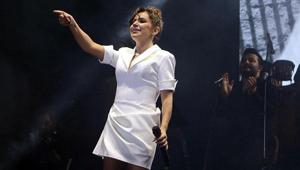 Tekirdağ Uluslararası Kiraz Festivalinde Poizi ve Merve Özbey, sahne aldı
