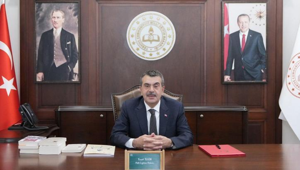 Bakan Tekinden öğretmenlere ve bakanlık personeline mesaj