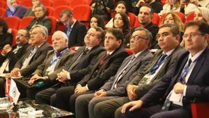 Arel Üniversitesi’nde ‘Dijital Tufan’ masaya yatırıldı: ‘Yapay zeka yamaklıktan yöneticiliğe geçebilir’