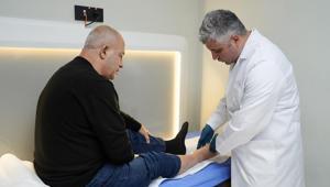 Böbrekleri koruyarak bacak damarlarındaki tıkanıklığı açtılar