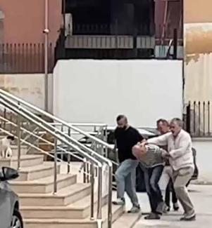 Boşanma aşamasındaki eşi Sinemi öldürüp, bekçiyi yaralayan şüpheli, tanınmamak için saçlarını kazımış