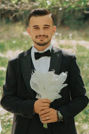 Düğün sonrası silahlı kutlamada ölen damat, toprağa verildi