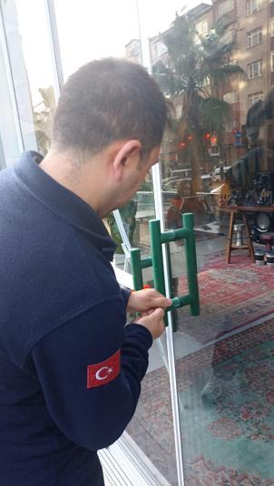 Gaziosmanpaşada işletme sahibi tarafından öğretmen ve öğrencilerin kovulduğu kafe mühürlendi