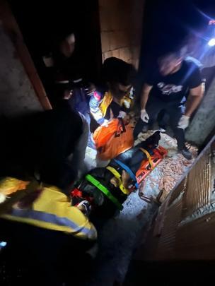 Balıkesir’de asansör boşluğuna düşen kişi kurtarıldı; o anlar kamerada