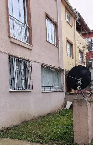 2nci katın penceresinden düşen 2 yaşındaki Mehmet yaralandı