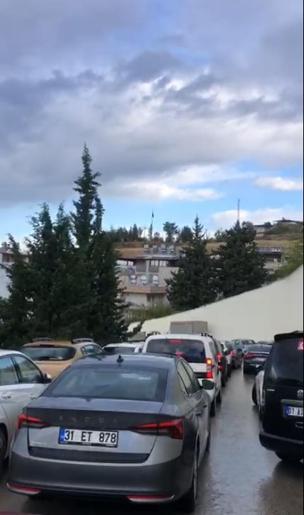 Navigasyonla geldiği yolda trafiği felç eden TIR şoförü: Konumdaki o kadın beni getirdi