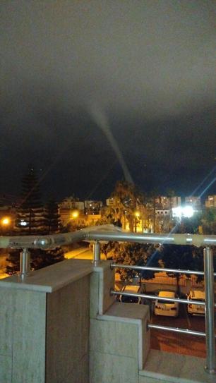 Mersinde denizde hortum oluştu