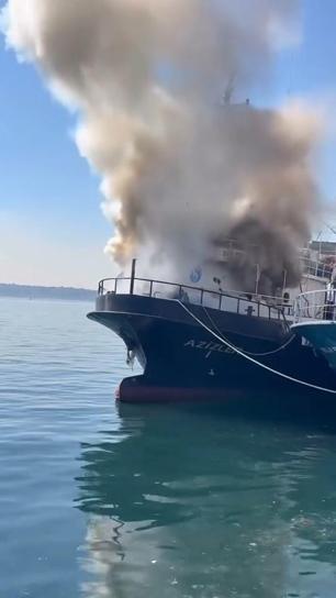 Sarıyerde balıkçı teknesinde yangın
