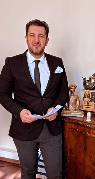 Restorasyon uzmanı iz sürüp, 55 yıldır kayıp 600 yıllık mihrabı buldu