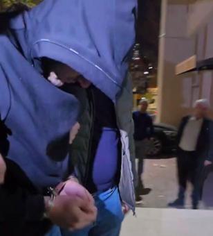 Kuyumcu soyguncusunun kimliği, bant üzerindeki parmak izinden saptandı