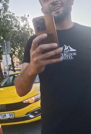 Beylikdüzünde taksiciler arasında yolcu alamazsın tartışması; birbirlerini cep telefonuyla kaydettiler