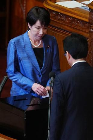 Japonyanın ilk kadın Başbakanı Sanae Takaichi, yemin ederek göreve başladı