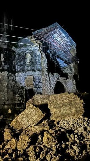 Filipinlerde 6.9 büyüklüğündeki depremde hayatını kaybedenlerin sayısı 61e yükseldi