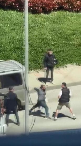 Maltepe’de tartıştığı kadını sokak ortasında yumruklayarak darbetti