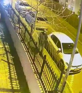 Esenyurt’ta iş yeri kurşunlayan 2 şüpheli yakalandı