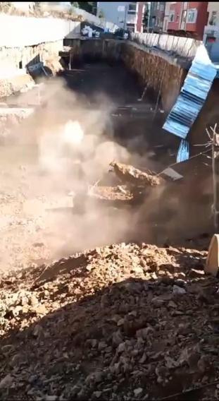 Sarıyerde yol çöktü