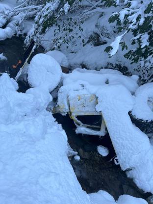 Cip, dereye yuvarlandı; 2 ölü