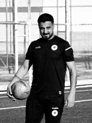 Otomobil park halindeki kamyona çarptı; kaleci antrenörü ile futbolcu öldü