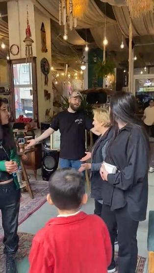 Gaziosmanpaşada işletme sahibi tarafından öğretmen ve öğrencilerin kovulduğu kafe mühürlendi