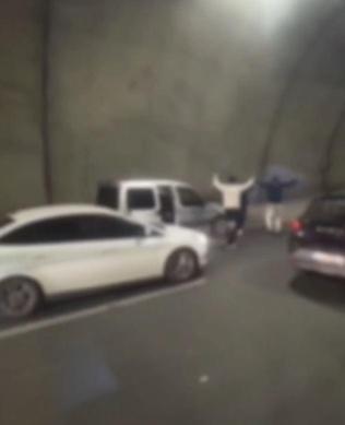 Tünelde aracını durdurup dans ederek trafik güvenliğini tehlikeye sokan sürücüye 180 bin TL ceza