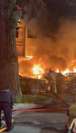 Beşiktaş’ta oto galerinin kundaklandığı sahibinin villasının kurşunlandığı anlar kamerada