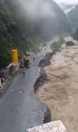 Rizede yağış, sel ve heyelana neden oldu