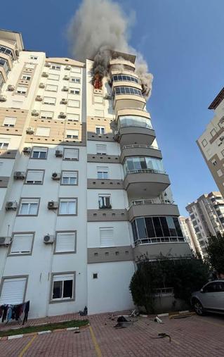 Torununa pişi yapmak için ocakta unuttuğu yağ, yangına neden oldu