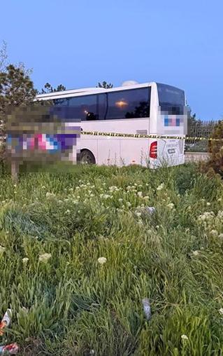 Konyada yolcu otobüsü, TIRa çarptı: 1 ölü, 8 yaralı