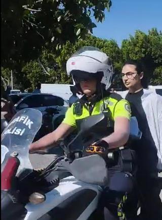 Bodrumda kimliğini unutan öğrenciyi sınava trafik polisi yetiştirdi